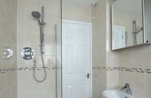 Cambridge Cottage | Cottage-Ensuite with Shower-Cam Cottage
