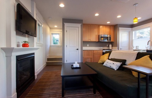 Rose City Park House | Cottage featuring lots of room, parking, and easy access to the best of Portland