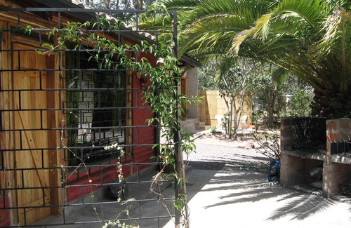 Pifo Cabin | Cottage for 4 people in large garden with patio and parking