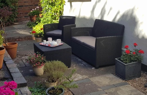 Cheadle Cottage | Cottage for Two in Cheadle close to Alton Towers & Stoke on Trent