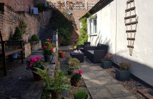 Cheadle Cottage | Cottage for Two in Cheadle close to Alton Towers & Stoke on Trent