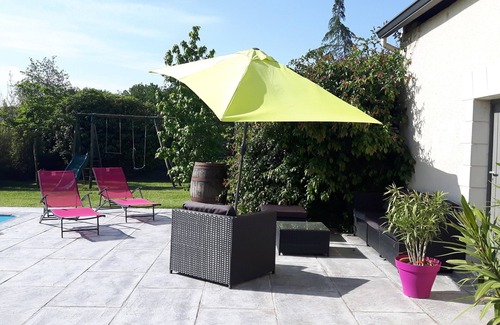 Juigne-sur-Loire House | cottage in longère angevine with swimming pool