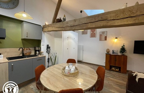 Saint-Hilaire-le-Vouhis Cottage | Cottage for 2 in Vendée, near Puy du Fou