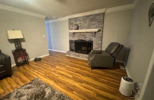 Gracewood House | Cottage Getaway in Martinez Charming 3-Bedroom Retreat with WiFi and AC, Perfect for Your Next Stay