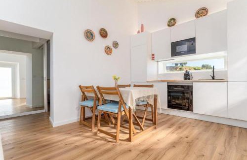 Aljezur House | Cottage in Aljezur- 2 bed ensuite-Casinha da Ivone