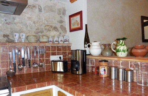 Reillanne House | Cottage in an old village house in Reillanne village park Luberon