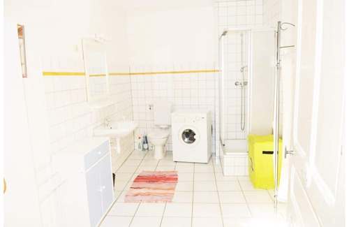 Gravieres Cottage | Cottage in Ardèche at the foot of greenhouse Bar
