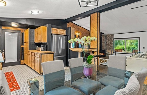 Camano Island Cottage | Cottage in Camano Island w/hot tub & large deck -7 min the Cama Beach State Park