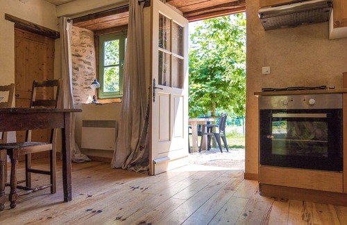 Chalais Cottage | Cottage in Chaleix near Forest and Lake