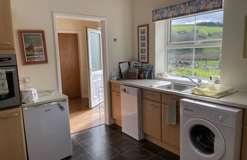 Borth Cottage | Cottage In Dôl Y Bont, Near Aberystwyth, Ceredigion, Wales.
