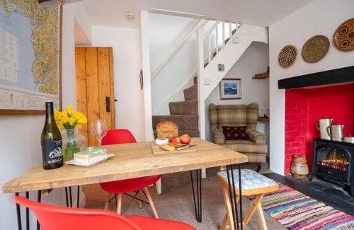 Dolgellau House | Cottage in heart of Dolgellau with parking