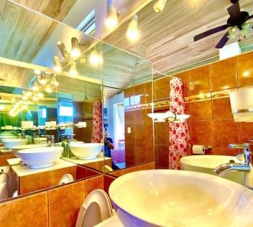 Escobal House | Cottage in Magic Mountain Views