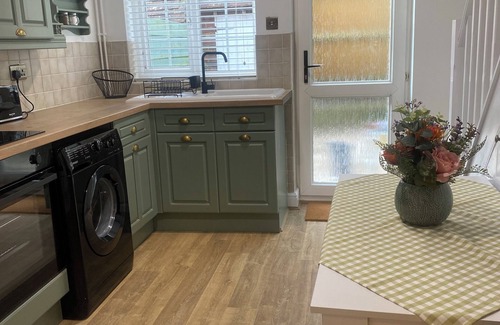 Mersham Cottage | Cottage, in Mersham village. Ideal for Le shuttle & Ashford Designer Outlet