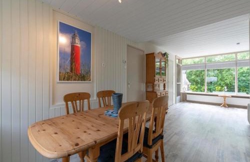 Sint Maartensvlotbrug House | Cottage in Netherlands with Garden & BBQ