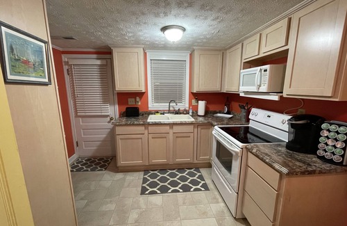 Buckeye Lake Cottage | Cottage in resort style area, across from Buckeye Lake bars/restaurants!