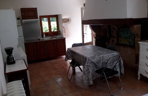 Bonny-sur-Loire Cottage | Cottage in the garden of the Moulin de la Fontaine