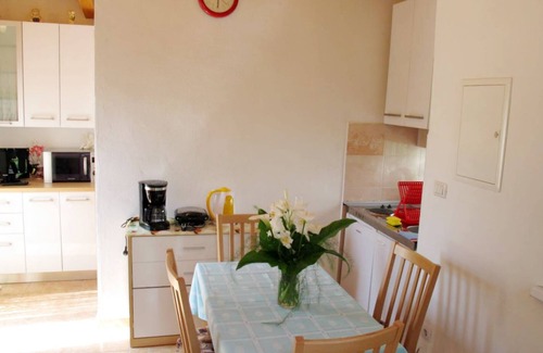 Babici House | Cottage Iris in the countryside, quiet area, Biribaci-Umag, WiFi, parking