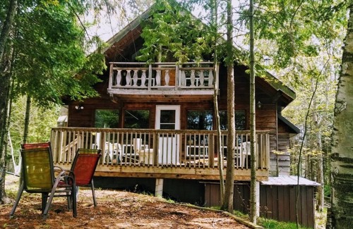 Dysart et al Cottage | COTTAGE IS ON 1000FT DIRECT WATERFRONT ON BLAK LAKE ON 6.5 ACRES. VERY PRIVATE