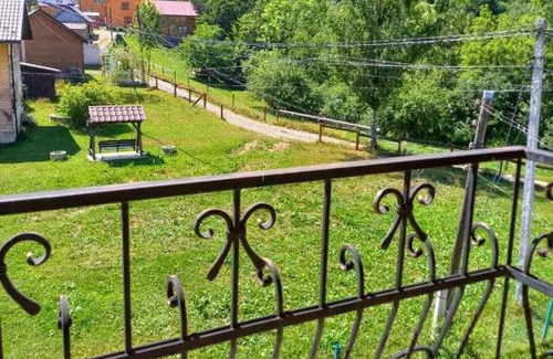 Yaremche House | Cottage "Kliverent"