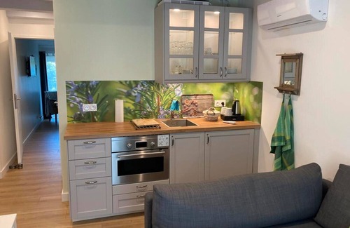 Puget Cottage | Cottage 'Le Romarin' with Shared Pool, Wi-Fi and Air Conditioning