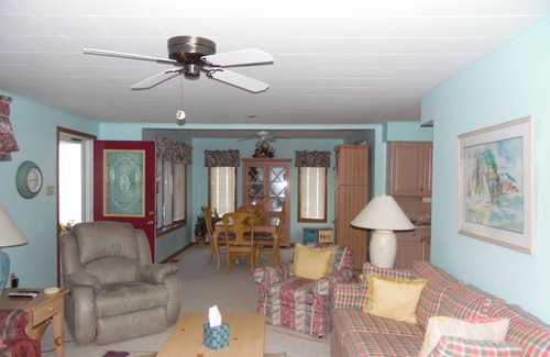 Tawas City House | Cottage located in East Tawas only short distance to Lake Huron! Perfect for Families