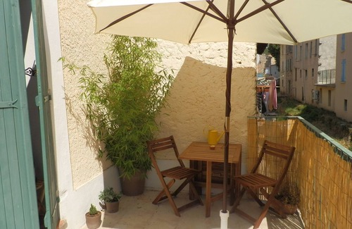 Le Luc Apartment | Cottage * Lou Lavadou with terrace of 10 m²