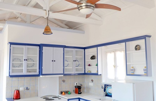 Hydra Cottage | Cottage Nefeli Theoktista-Built By A Detached Stone House Near Sea Side