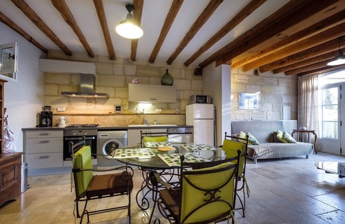 Arles Cottage | Cottage of the Treille of Mas Médaille