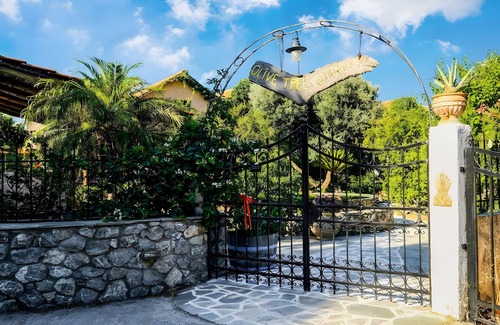 Kantanos-Selino Cottage | Cottage 'Olive Tree 3' with Sea View, Private Terrace and Wi-Fi