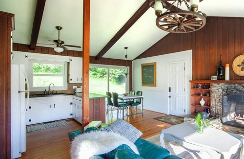 Mount Airy Cottage | Cottage on 70 Acre Winery, Dog Friendly, Outdoor Soaking Tub for 2