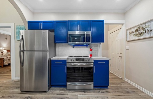 Galveston House | Cottage On Ave O 2 Bedroom Home