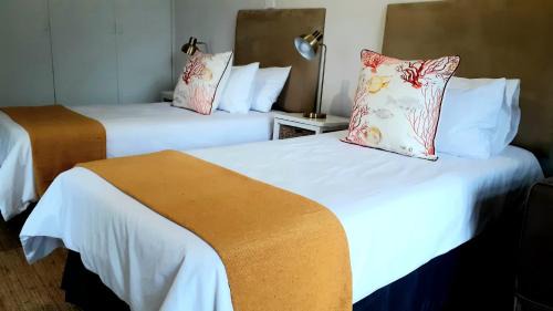 Saint Francis Bay House | Cottage on College