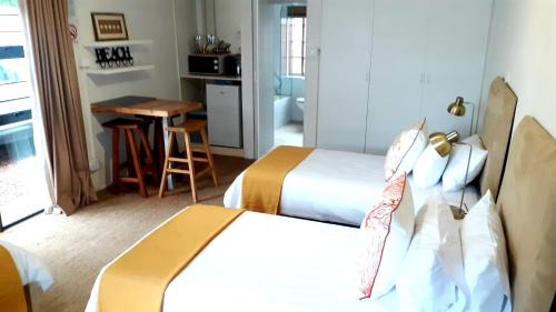 Saint Francis Bay House | Cottage on College