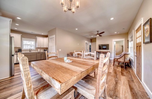 Young Harris House | Cottage on Crane Creek