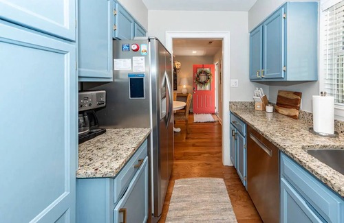 Tarpon Pond Cottage | Cottage on golf course, 5 minutes to beach, sleeps 8.