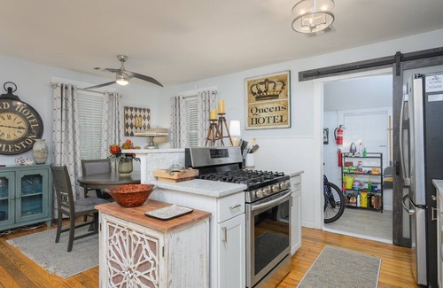 Northwest Quadrant House | Cottage on Greene! Downtown Beaufort several Blocks Away and Parris Island a 10 Minute Drive