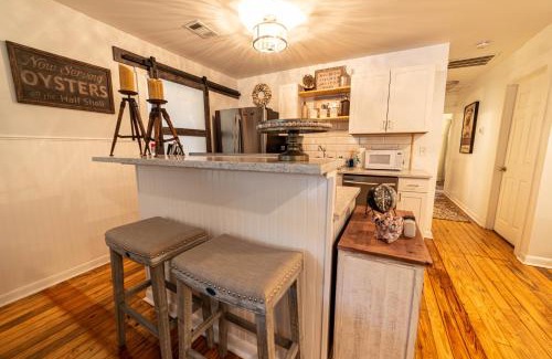 Northwest Quadrant House | Cottage on Greene! Downtown Beaufort several Blocks Away and Parris Island a 10 Minute Drive