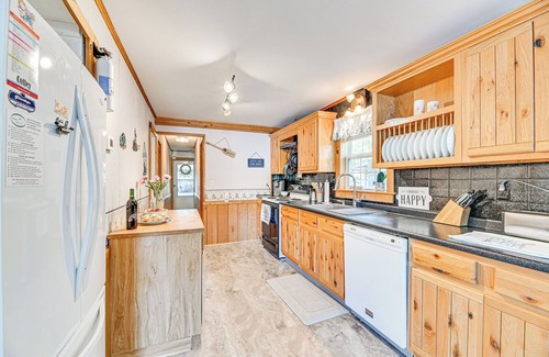 Bradford Cottage | Cottage on Lamoka Lake w/Deck, Grill & 3 Kayaks