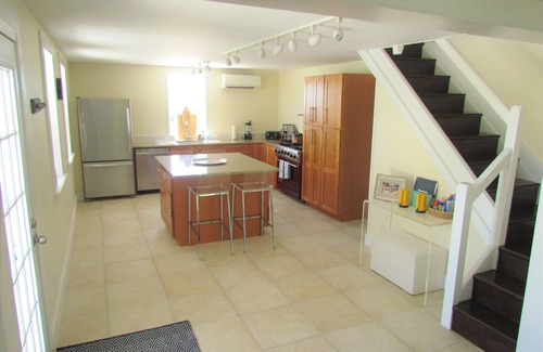 Staniel Cay House | Cottage on Private Beach with Boat Dock.