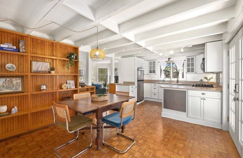 Fayetteville House | Cottage on Rush - Heart of Fayetteville