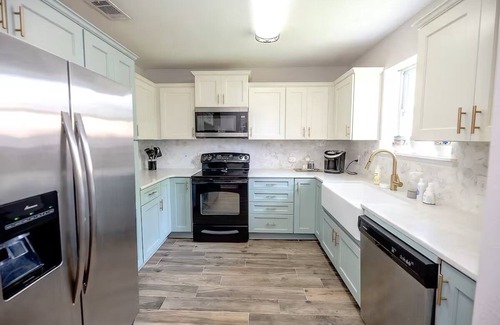 Navy Point House | Cottage On The Coast Less than 2 miles from NAS