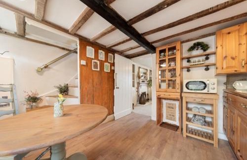 Malvern House | Cottage On The Common
