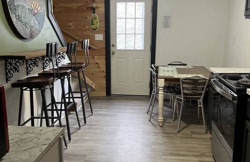 Loudonville Cottage | Cottage on the Creek nPeaceful Stay Loudonville, Ohio. NEW HOT TUB