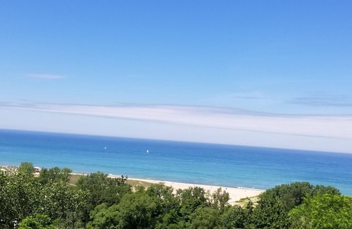 Michigan City Cottage | Cottage on the dune - short walk to beach