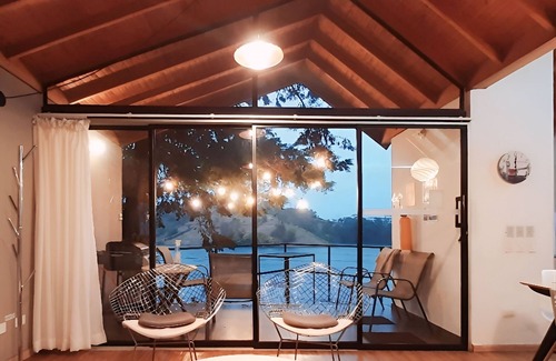 Guatape Cabin | Cottage on the Lake:Private Cabin with Jacuzzi in Guatapé, near Piedra del Peñol