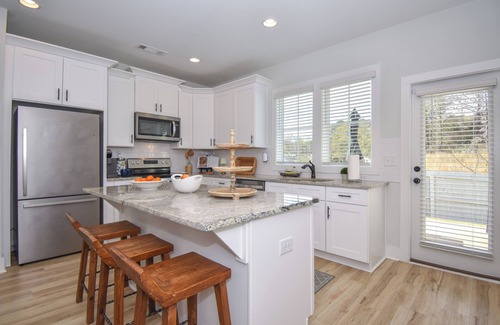 Auburn House | Cottage on the Plains - In Auburn Off of Shug Jordan, sleeps 8!