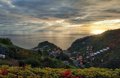 Tabua Other | Cottage overlooking the sea and the mountains, gardens, barbecue, wifi