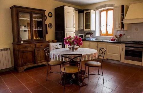 San Pietro in Bossolo Cottage | Cottage Polvereto S. Andrea a Cellole a beautiful hilltop Castle sleeps two