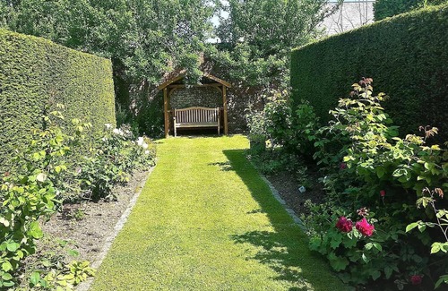 Holsworthy Cottage | Cottage-Private Bathroom-The Mews