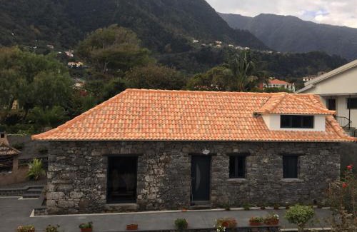 Ponta Delgada Ski Chalet | Cottage Quinze, Contemporary designed cottage with Swimming pool